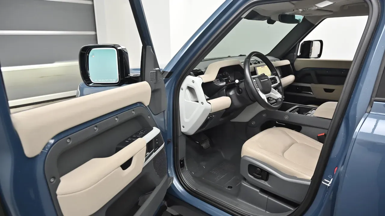 Land Rover Defender (L663) 110 D250 SE